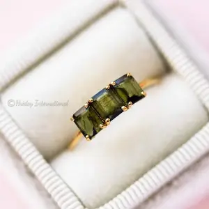 Green Emerald Gemstone Wholesale Women Three Stone Ring Manufacture Supplier Women Emerald Cut 925 Sterling Silver Handmade Ring