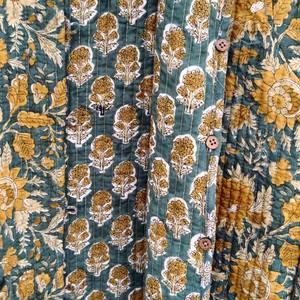 Chaquetas de estilo bohemio con estampado de bloques, chaquetas acolchadas de algodón Floral Vintage, pantalones cortos bohemios hechos a mano de peso ligero para regalo de mujer - Product Image 2