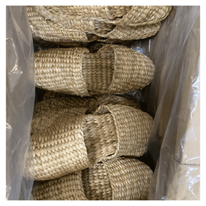 Pantoufles en jacinthe d'eau, dessus tressé en jacinthe naturelle avec semelle en caoutchouc pour pantoufles d'intérieur, origine Vietnam - Product Image 6