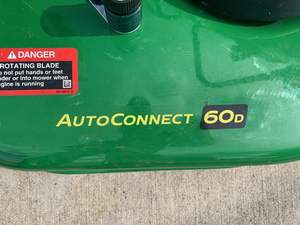 Mejor oferta: Implementos para cortacésped John Deere 1025R 120R de 25 HP con plataforma de 60 pulgadas, enganche rápido de conexión automática y caja de balasto de montaje medio. - Product Image 5