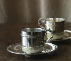 Posavasos de Metal de diseño trenzado con estilo, Ideal para mesas de boda rústicas, casas de campo y decoraciones de comedor de campo - Product Image 1