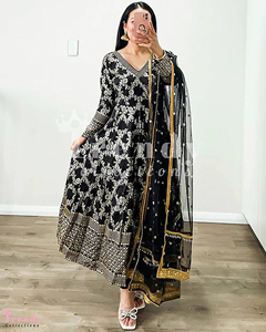Look traditionnel de haute qualité nouveau à la mode Salwar Kameez broderie lourde Sequin travail Kurti haut bas et Dupatta - Product Image 3