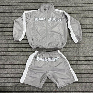 Vente en gros Streetwear d'été pour hommes ensemble deux pièces veste coupe-vent en nylon short survêtement brodé de logo - Product Image 1