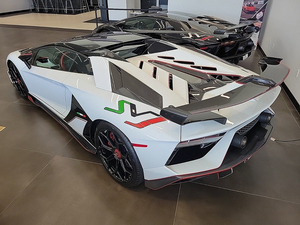 Lamborginis Aventador svj รถนำเข้าจากยุโรปรถพวงมาลัยซ้าย/ขวาใช้อย่างประณีตพร้อมบริการจัดส่งด่วน - Product Image 2