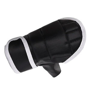 Gants de boxe demi-doigt avec logo personnalisé en cuir PU durable pour l'entraînement MMA Caractéristiques extensibles étanches - Product Image 3