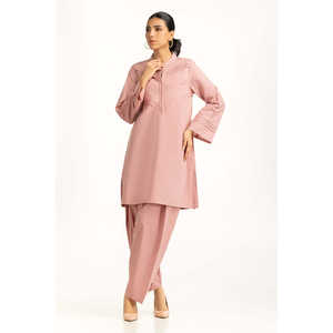 Conjunto de Dos Piezas para Mujer, Modelo IPST-55048, Estampado Floral, Tela Crepé Teñida en Hilo, Top y Falda hasta la Rodilla, Tallas XS y XXS Disponibles - Product Image 5