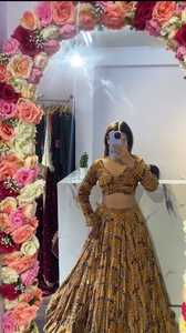 Lehenga de mariage le plus beau et le plus récent avec un bel imprimé floral - Product Image 2