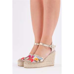 Alpargata cerrada con tacón de cuña alto - Product Image 5