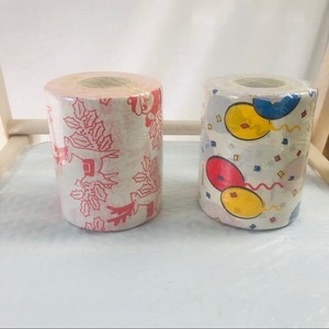 Rouleau de papier toilette 4 plis imprimé coloré de qualité supérieure doux et confortable parfait pour les familles livraison rapide - Product Image 1