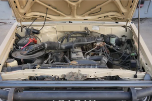 LISTO PARA CONDUCIR - USADO, VOLANTE A LA IZQUIERDA |   CONDUCCIÓN DERECHA |   TOYOTA LAND CRUISER FJ75 de 1990, 5 velocidades - Product Image 6