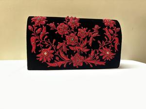 Embrague de noche llamativo para mujer, bordado rico Zari hecho a mano y cuentas brillantes para noches glamorosas de proveedor indio - Product Image 3