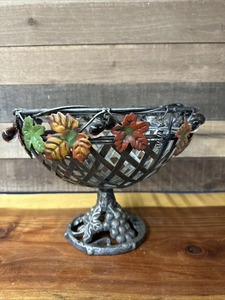 Bol de service sur pied en argent coloré pour fruits, noix, collations, présentation sur la table à manger familiale et repas quotidiens, en provenance d'Inde - Product Image 4