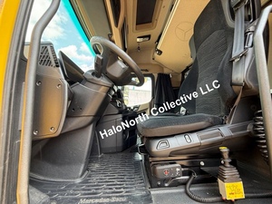 Camion tracteur lourd Mercedes-Benz ACTROS 1846 4x4 Diesel d'occasion 2020 avec châssis robuste, caméra arrière, norme d'émission Euro 6, conduite à gauche et écran tactile - Product Image 5