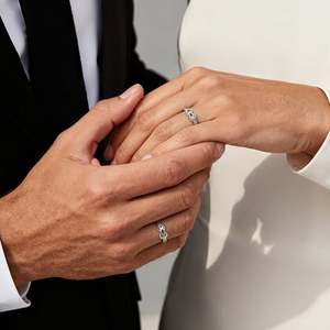 Ensemble de bagues de fiançailles classiques en argent sterling plaqué rhodium Jeulia, nœud d'amour - Product Image 5