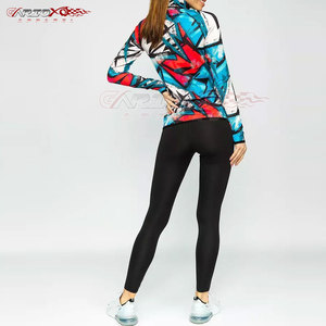 Chándal de mujer con estampado de sublimación y silueta elegante para estilo callejero, chándal de sublimación duradero para mujer - Product Image 2