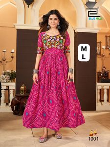 Festival Wear Navratri Special Última colección Increíble color Heavy Georgette Print con Gamthi Work Vestido largo con volantes - Product Image 4