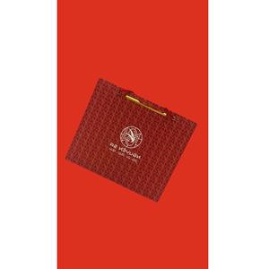 Diseño abierto de solapa de embalaje de pastel de cartón rígido ecológico OEM con impresión offset UV Laminación mate Seguro para alimentos en Vietnam - Product Image 2