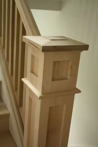 Capuchon de poteau de partie d'escalier en bois massif traité anti-termites dans divers bois-pour usage hospitalier OEM du Vietnam - Product Image 4