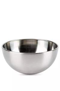 Bol de service nordique moderne de luxe, écologique, en métal martelé argenté et doré, utilisable comme assiette à fruits ou centre de table décoratif - Product Image 6