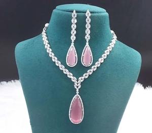 Ensemble de bijoux modernes en diamants américains, design élégant pour femmes, fabrication de mode, vente en gros, exportation, Inde - Product Image 3