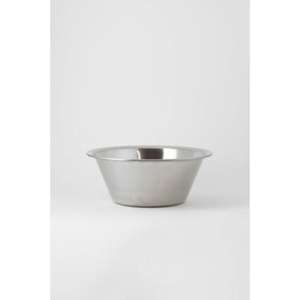 Elegante tazón de acero inoxidable para servir con un diseño profundo para mezclar ensaladas, servir pasta o presentar comidas grandes - Product Image 1