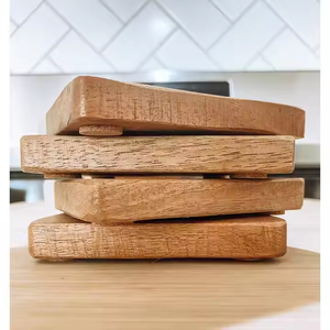 Posavasos de nogal Posavasos de madera de arte funcional con hermoso grano de Crescent Crafts - Product Image 2