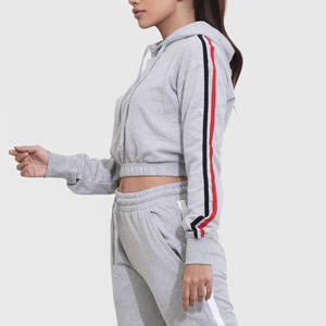 2023 Sudadera con capucha recortada de manga larga gris/roja para mujer, Top de Yoga transpirable de talla grande con dobladillo acanalado informal de Color sólido a la moda - Product Image 5