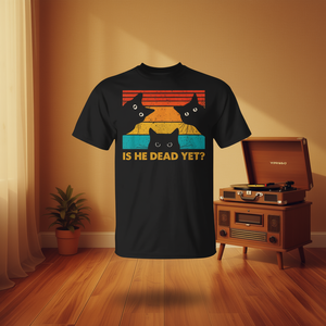 เสื้อยืดวินเทจ Is-He-Vintage-Dead-Yet ลายแมว ดึงดูดสายตา เสื้อผ้าสำหรับคนรักแมว - Product Image 3