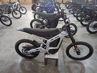 Sur ron72V Dirt Bike électrique lumière abeille x Puissance maximale 6000W Moto électrique 72V40Ah hors route Ebike Moto électrique