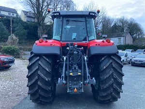 Tractor agrícola Massey Ferguson 7S.210 Dyna-VT Exclusive 4WD de 210HP con cabina CVT y sistema GPS en venta. - Product Image 5