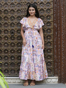 Vestido maxi de poliéster para mujer con mangas de murciélago y cuello en V, estilo bohemio, color rosa, estampado digital y mangas cortas. - Product Image 4