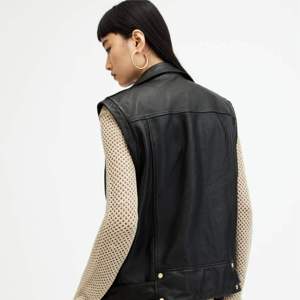 Gilet en similicuir noir de qualité supérieure pour femme, style motard, sans manches, coupe ajustée, style punk, en cuir PU - Product Image 2