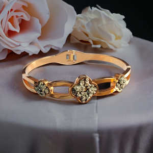 สร้อยข้อมือแบบเปิดทำจากสเตนเลสสตีลเคลือบสีทองสำหรับผู้หญิงกำไลข้อมือเพอริทเครื่องประดับคริสตัลขัดเงาสำหรับผู้หญิง - Product Image 4