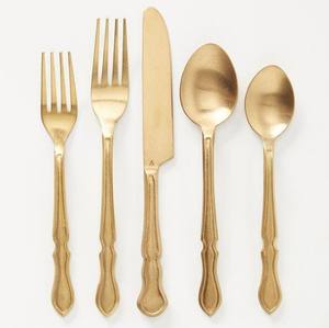 Tenedor y cuchara Juego de cubiertos de metal chapado en oro de acero inoxidable de alta calidad Decoración para el hogar Mesa - Product Image 3