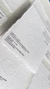 Tarjetas de boda de papel hechas a mano de algodón en relieve y papel de aluminio con bordes hechos a medida ideales para reventa por papelería de boda - Product Image 6