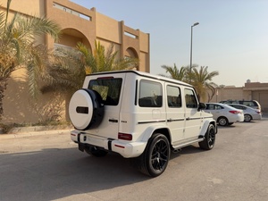 2021 Mercedes-Benz G63 AMG SUV เครื่องยนต์เทอร์โบแก๊สเกียร์ธรรมดาที่นั่งหนังนั่งสีดำภายใน ACC ครูซมือขวา - Product Image 5