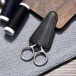 Ciseaux à ongles professionnels droits en acier inoxydable pour couper les doigts et les orteils, couper les cuticules, manucure avec étui en cuir PU - Product Image 6