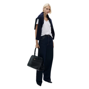 Venta al por mayor de camisetas de las mujeres de moda casual de verano de manga corta de algodón blanco con cuello en V camisetas - Product Image 2