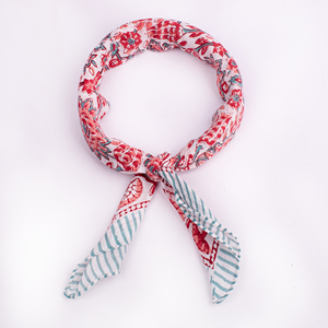 Bandana carré en coton premium à motif floral, écologique, respirant, à nouer, multifonctionnel pour la tête, le cou et les cheveux, élégant et tendance - Product Image 5