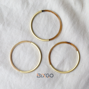 Bracelet en corne de buffle laqué couleur fabriqué à la main au Vietnam, commandes en gros et personnalisées acceptées - Product Image 3