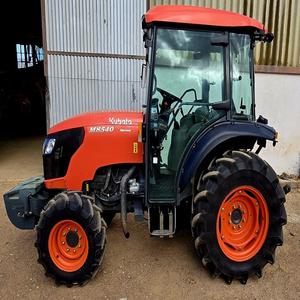 Tracteur à roues M8540 de qualité supérieure, 4 roues motrices, machine agricole haute performance avec engrenage puissant et durable disponible - Product Image 1