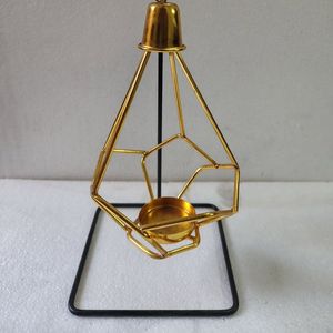 Porte-bougie en métal décoratif unique Moon Look pour le Ramadan, à placer sur les tables, les étagères et les fenêtres - Product Image 6