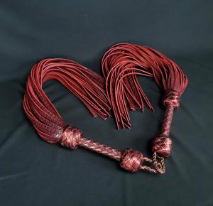Venta al por mayor de cuero personalizado Flogger con 1 pieza de cuero suave flecos bolsa funcional para Hunter OEM y ODM de apoyo - Product Image 6