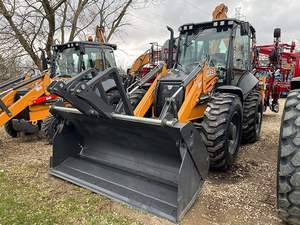 Meilleur prix pour une chargeuse-pelleteuse CASE 695SV 2024 neuve et d'occasion, mini tracteur avec pelle arrière et chargeur frontal, à prix réduit. - Product Image 6