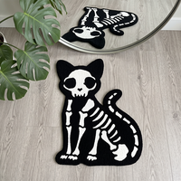 Tapis tufté personnalisé sur le thème de l'anime, noir et blanc, décor de sol effrayant pour Halloween, tapis doux antidérapant pour la décoration de la maison