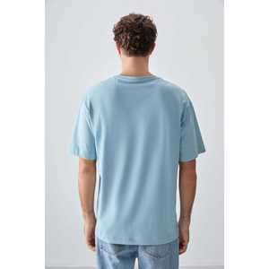 Camiseta de Hombre de Punto 100% Algodón Azul Claro, Gruesa, Suave, Texturizada, Corte Holgado con Diseño Estampado-88355 - Product Image 2