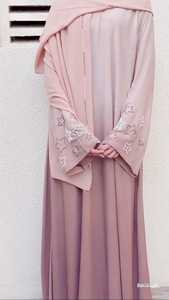 Abayas de travail à la main, élégantes et modestes, brodées à la main, pour femmes, robes formelles traditionnelles de Dubaï, tissu respirant - Product Image 3