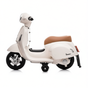 VESPA PIAGGIO Blanc 1002 B Moto électrique pour enfants Scooter 6V (66,5 cm) - Product Image 3