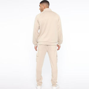 Chándal de entrenamiento deportivo de alta calidad a precio de fábrica, chándal de poliéster a precio barato para Team Clubs, conjunto de chándal - Product Image 5