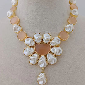 Customizable High Quality Brass Floral Pendant Necklace Set Elegant Faux Design for Women Girls' Engagement Parties Wedding - Product Image 1